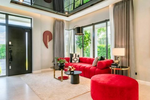 Casa de 4 dormitorios en Samut Prakan, Tailandia № 115371 - foto 3
