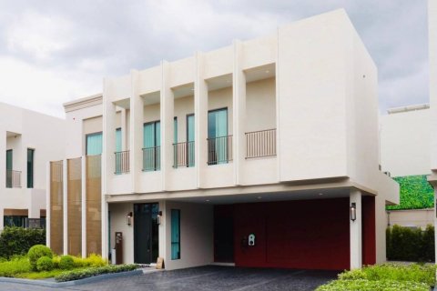 Casa de 4 dormitorios en Samut Prakan, Tailandia № 115371 - foto 2