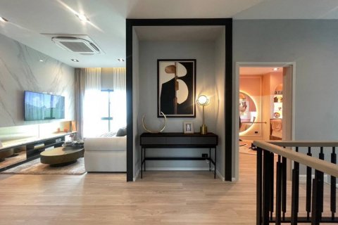 Casa de 4 dormitorios en Samut Prakan, Tailandia № 115371 - foto 10