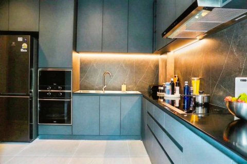 Casa de 4 dormitorios en Samut Prakan, Tailandia № 115371 - foto 6