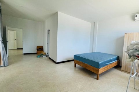 Chalet de 8 dormitorios en Pattaya, Tailandia № 115366 - foto 10