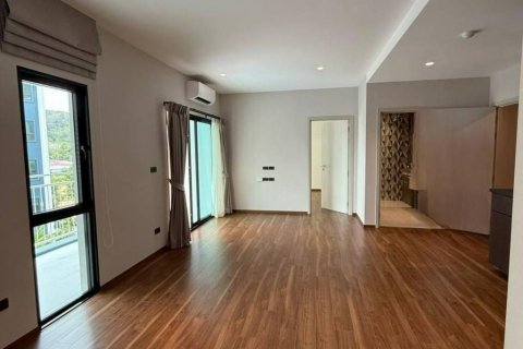 Condominio de 2 dormitorios en Phuket, Tailandia № 115367 - foto 4