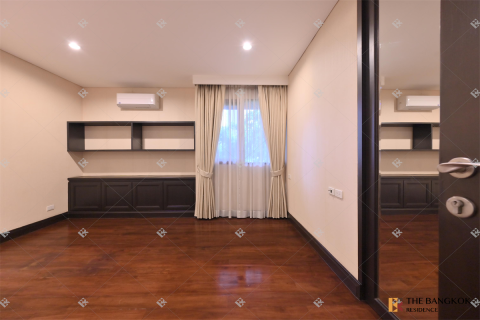 House in Bangkok, Thailand 4 bedrooms № 190422 - photo 8