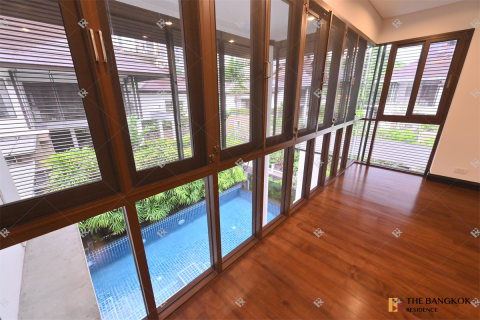 House in Bangkok, Thailand 4 bedrooms № 190422 - photo 2