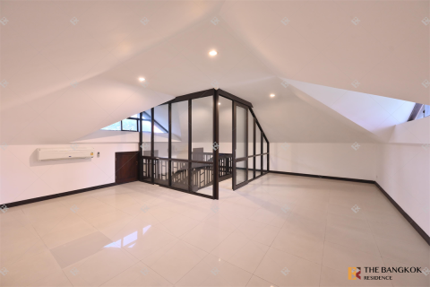 House in Bangkok, Thailand 4 bedrooms № 190422 - photo 3