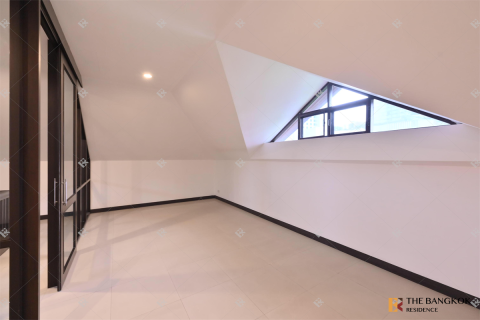 House in Bangkok, Thailand 4 bedrooms № 190422 - photo 6