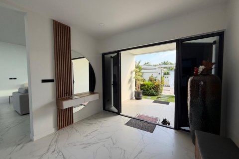Chalet de 5 dormitorios en Hua Hin, Tailandia № 169739 - foto 9