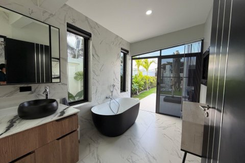 Chalet de 5 dormitorios en Hua Hin, Tailandia № 169739 - foto 16