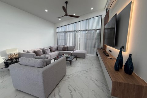 Chalet de 5 dormitorios en Hua Hin, Tailandia № 169739 - foto 13