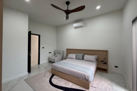 Chalet de 5 dormitorios en Hua Hin, Tailandia № 169739 - foto 10