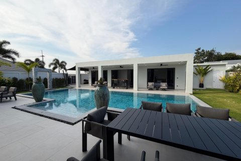 Chalet de 5 dormitorios en Hua Hin, Tailandia № 169739 - foto 15