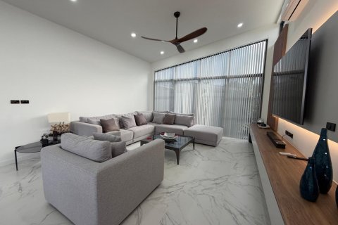 Chalet de 5 dormitorios en Hua Hin, Tailandia № 169739 - foto 4