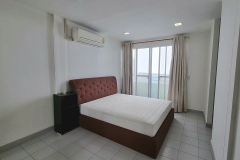 Townhouse in Watthana, Bangkok, Thailand 3 bedrooms № 200797 - photo 4
