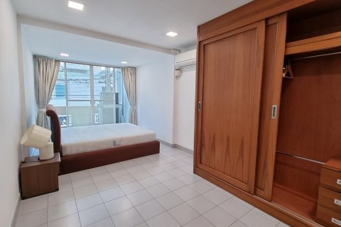 Townhouse in Watthana, Bangkok, Thailand 3 bedrooms № 200797 - photo 6