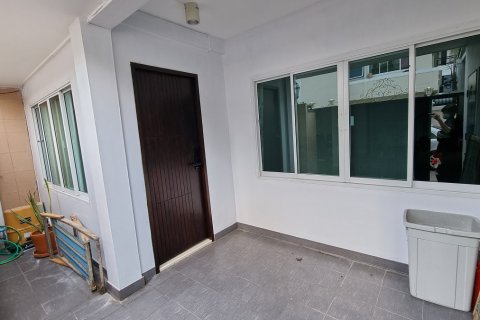 Townhouse in Watthana, Bangkok, Thailand 3 bedrooms № 200797 - photo 13