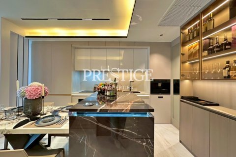 Condo in Pattaya, Thailand, 13 bedrooms № 197593 - photo 10