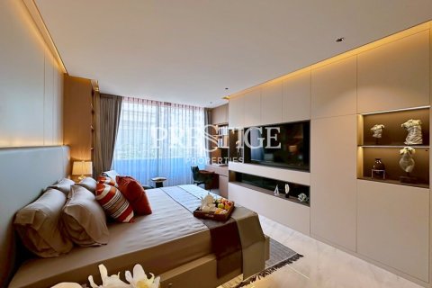 Condo in Pattaya, Thailand, 13 bedrooms № 197593 - photo 12