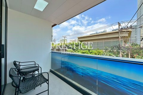 Condo in Pattaya, Thailand, 13 bedrooms № 197593 - photo 16