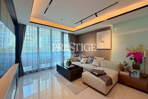 Condo in Pattaya, Thailand, 13 bedrooms № 197593 - photo 5