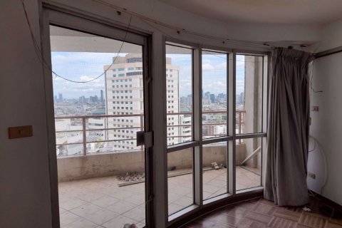 Condo à Yan Nawa, Bangkok, Thaïlande, 3 chambres  № 47490