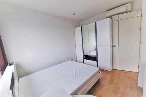 Condominio de 2 dormitorios en Phasi Charoen, Bangkok, Tailandia № 47488 - foto 6