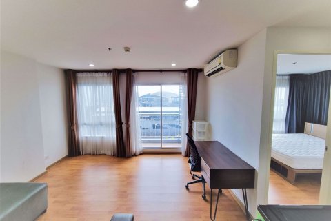 Condominio de 2 dormitorios en Phasi Charoen, Bangkok, Tailandia № 47488 - foto 2