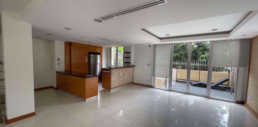 Casa de 3 dormitorios en Yan Nawa, Bangkok, Tailandia № 47494