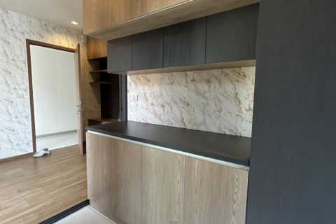 Estudio en el condominio en Watthana, Bangkok, Tailandia № 173109 - foto 14