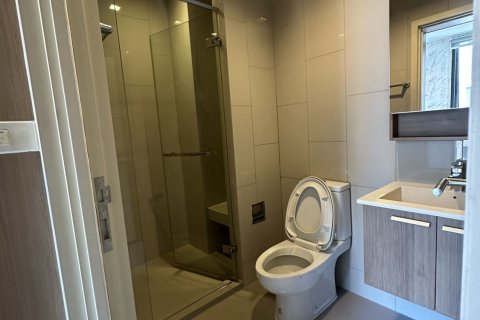 Estudio en el condominio en Watthana, Bangkok, Tailandia № 173109 - foto 9