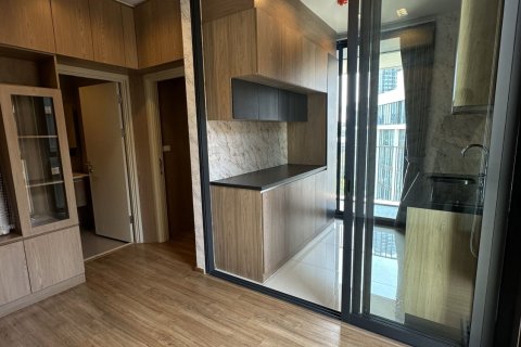 Estudio en el condominio en Watthana, Bangkok, Tailandia № 173109 - foto 12