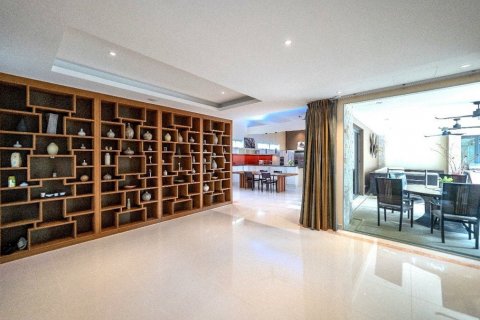 Casa de 3 dormitorios en Pattaya, Tailandia № 75341 - foto 19