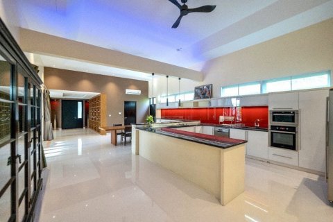 Casa de 3 dormitorios en Pattaya, Tailandia № 75341 - foto 15