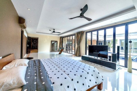 Casa de 3 dormitorios en Pattaya, Tailandia № 75341 - foto 22
