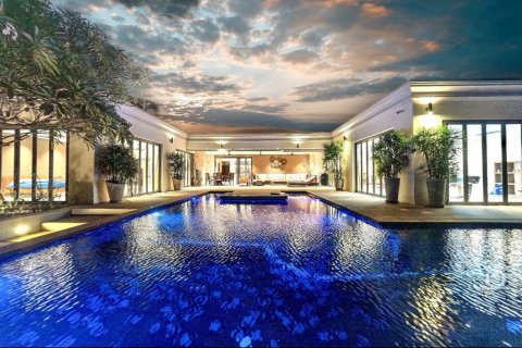 Casa de 3 dormitorios en Pattaya, Tailandia № 75341