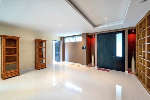 Casa de 3 dormitorios en Pattaya, Tailandia № 75341 - foto 17