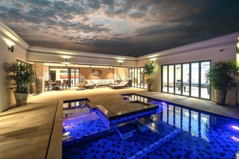 Casa de 3 dormitorios en Pattaya, Tailandia № 75341 - foto 3