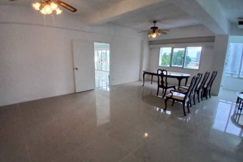 Condominio de 2 dormitorios en Sattahip, Tailandia № 146965 - foto 3