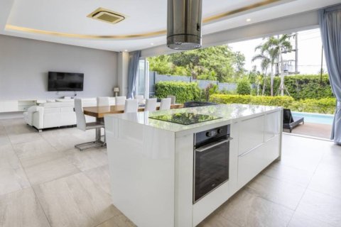 Chalet de 4 dormitorios en Phuket, Tailandia № 146966 - foto 4
