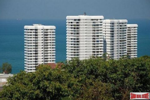 Apartamento de 3 dormitorios en Pattaya, Tailandia № 202959 - foto 5