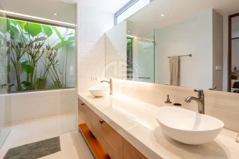 Chalet de 4 dormitorios en Phuket, Tailandia № 190598 - foto 14
