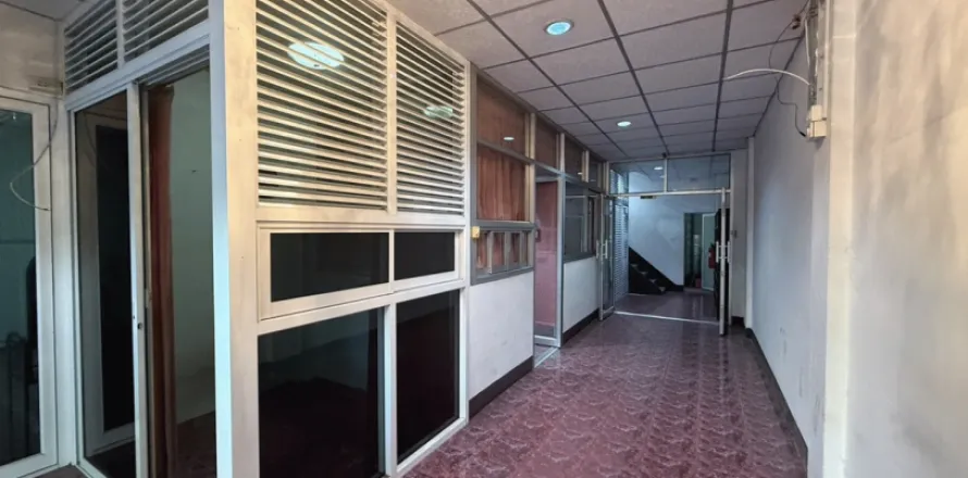 Casa de 5 dormitorios en Bangkok, Tailandia № 203949