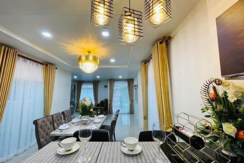 Villa in Pattaya, Thailand 4 bedrooms № 222787 - photo 10