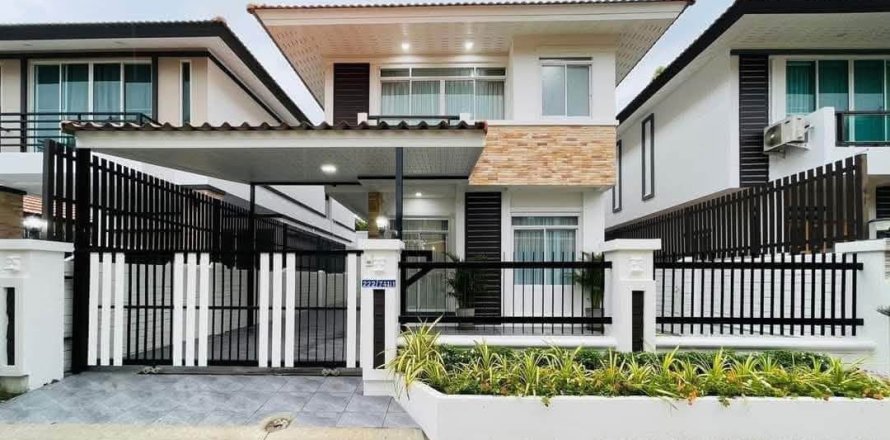 Villa in Pattaya, Thailand 4 bedrooms № 222787