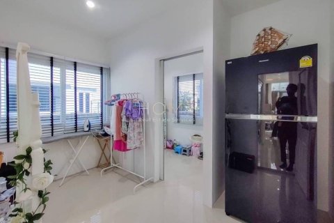 Chalet de 4 dormitorios en Khan Na Yao, Bangkok, Tailandia № 133789 - foto 11