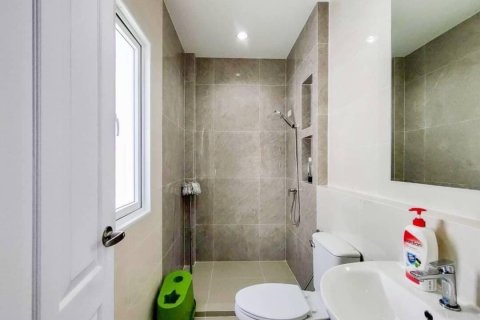 Chalet de 4 dormitorios en Khan Na Yao, Bangkok, Tailandia № 133789 - foto 17