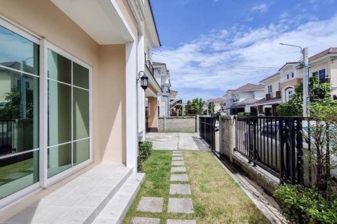 Chalet de 4 dormitorios en Khan Na Yao, Bangkok, Tailandia № 133789 - foto 18