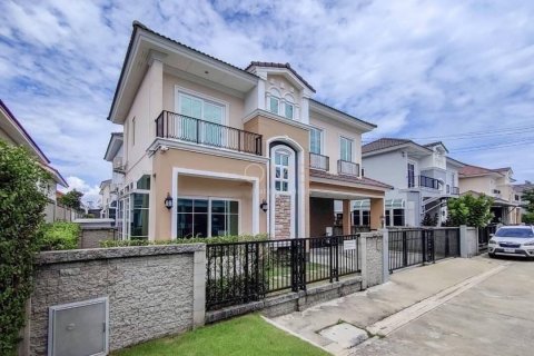 Chalet de 4 dormitorios en Khan Na Yao, Bangkok, Tailandia № 133789 - foto 2