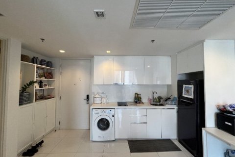 Condominio de 2 dormitorios en Sathon, Bangkok, Tailandia № 133794 - foto 3