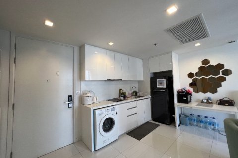 Condominio de 2 dormitorios en Sathon, Bangkok, Tailandia № 133794 - foto 17