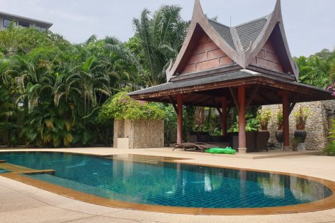 Casa de 6 dormitorios en Bang Tao, Tailandia № 28217 - foto 4